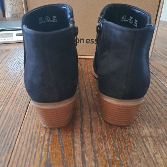 8.5 Amazon Essentials Black Ankle Boot Bootie Shoes - Picture 6 of 12